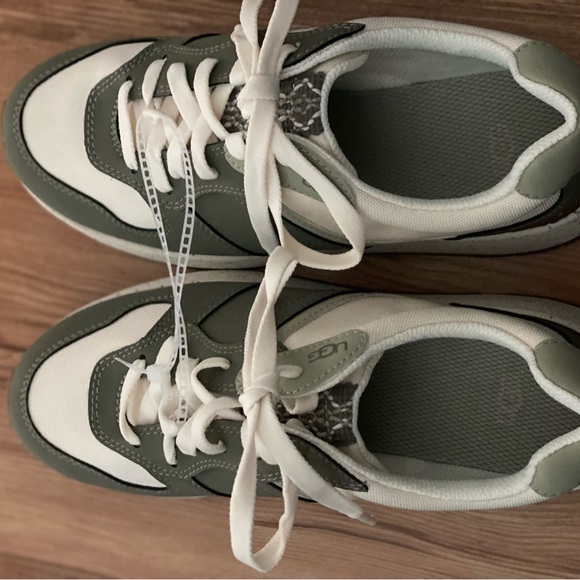 UGG Womens Green and Ivory Sneakers with Cushioned Midsole- New - Picture 5 of 8